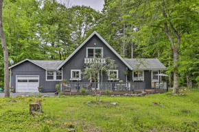 Chic, Pet-Friendly Cottage with Deck and Fire Pit!